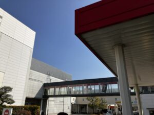 工場見学に到着