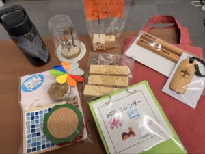 実習で作成した木工やクラフト